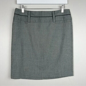 Beautiful Grey Skirt with black details by Stoosh size‎ Large